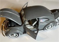 1951 Maisto 1/18 Scale Volkswagen Beetle