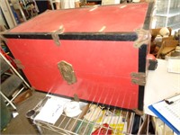 VINTAGE METAL DOLL TRUNK / RW