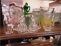 12 pieces of vintage glassware including yellow