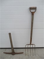 PITCH FORK, PIC AXE