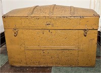 ANTIQUE STEAMER TRUNK