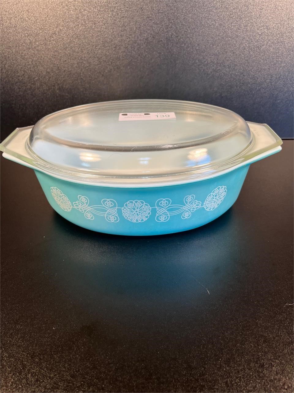 Vintage Pyrex 2 1/2 Qt. Covered Casserole