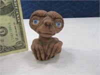 1982 E.T. Porcelain EdgeHanging 2.5" Figurine