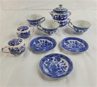 Vintage blue willow misc China set, some pcs.