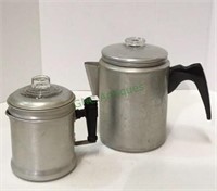 A lot of two vintage coffee/tea camping pots