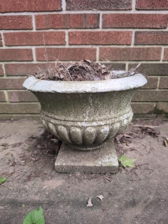 Concrete round urn flowerpot