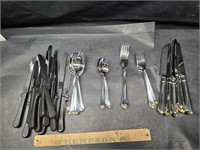 Oneida flatware & Tramotini knives