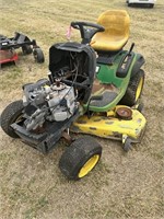 JOHN DEERE RIDING TRACTOR