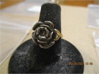 1/20 10k g.f. Ring w/Floral Top-4.6g