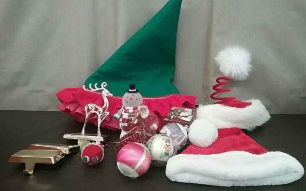 Box-Christmas Hats, Tree Skirt, Stocking