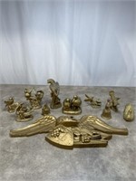 Assortment of gold painted birds and eagle plaque
