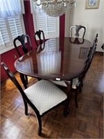 GORGEOUS BROYHILL DINING TABLE