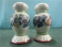 Cozy Cottage Vintage 1980's Salt & Pepper Shakers