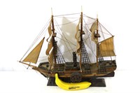 Vtg. "Vapor Ruedas 1822" Model Sailing Ship