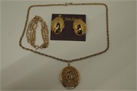 Cosmetic Necklace, Bracelet, and Earring Set