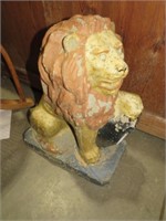 CONCRETE LION STATUE