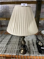 (1) Bronze Tone Swirl Pattern Table Lamp +