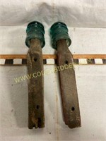 Antique insulators with stobs