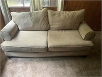 Cloth couch no rips or stains