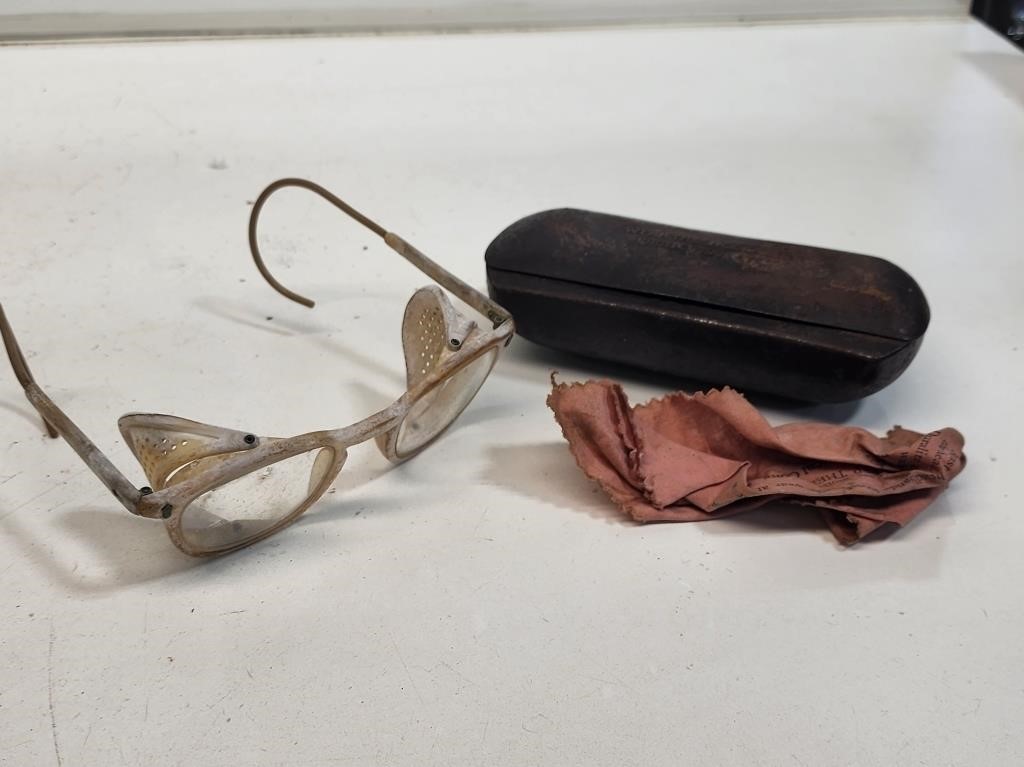 Early Folding Safety Glasses with Case
