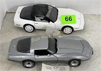 2 Die Cast Corvettes 1978 & 1988 1;24 scale