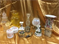 Assorted lot of glass and porcelain (13)
