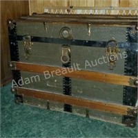 Antique steamer trunk with divider tray, 18 x 30