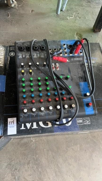 Yamaha mixing consol