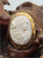 10K Gold Carved Shell Cameo / Brooch