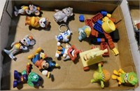 Small toys: 2 Chuck E. Cheese - Mickey Mouse -