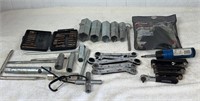 Tool lot- Craftsman gear puller, ratchets, etc.