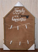 (S3) "Family is the Key to Happiness" Wall Decor
