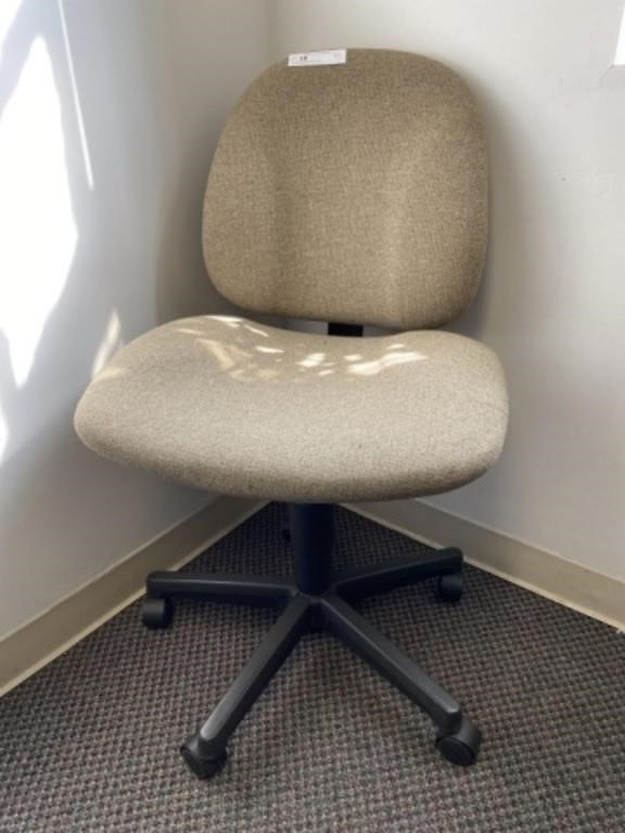 Upholstered Swivel Office Chair