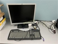 HP 18" Monitor w/ Keyboard