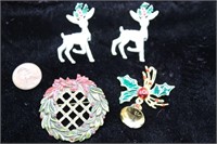 4pc Reindeer Pins, Xmas Wreath, Hanging Bell Pin