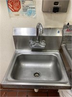 Industrial hand washing sink