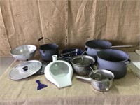 Enamelware and porcelain bedpan