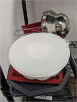 ASSORTED KITCHEN MOLDS, PANS