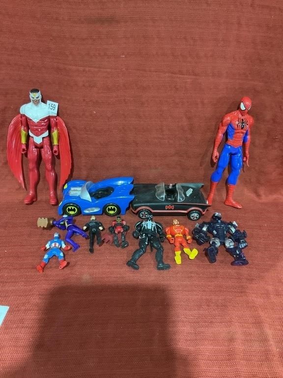 COMIC BOOK COLLECTION AND ACTION FIGURES