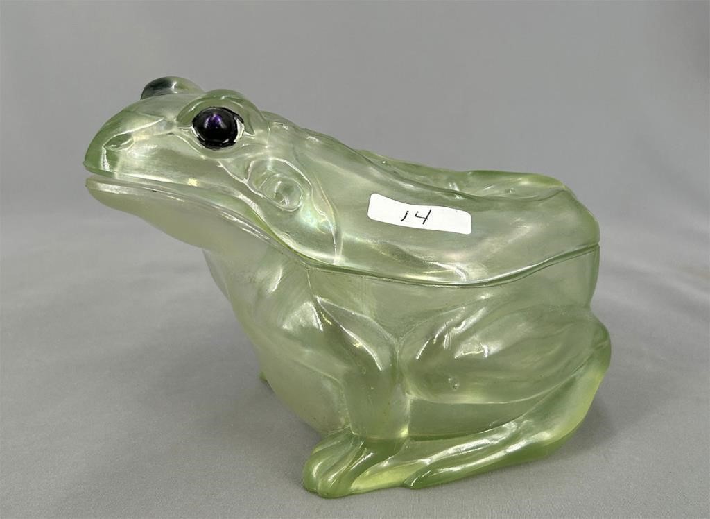 Covered Frog - ice green