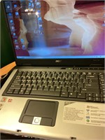 Acer laptop  powers on - otherwise unknown.  Case