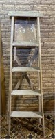 4 Step wooden ladder