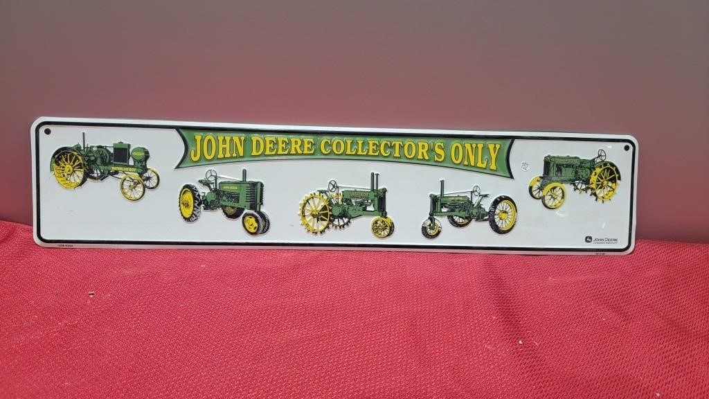 SIGNS DIECAST JOHN DEERE AND COLLECTABLES