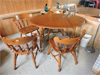 Maple Table & 4 Chairs & 1 Leaf