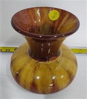 CANADA 44 POTTERY VASE