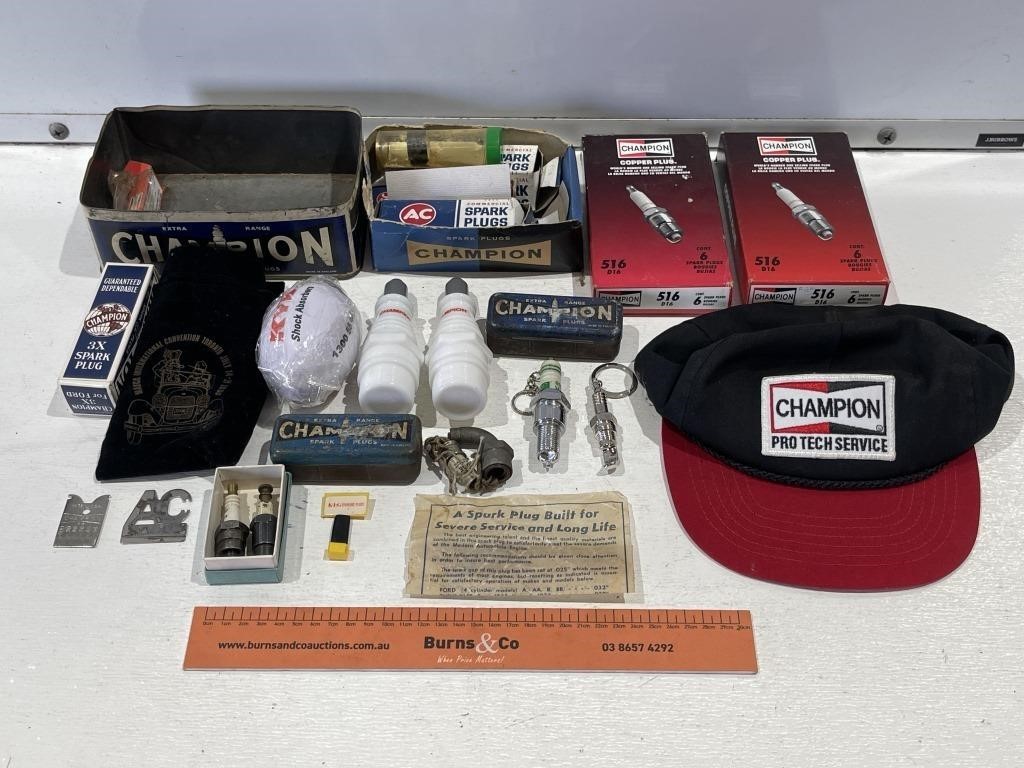Selection CHAMPION Spark Plug Collectables Inc,