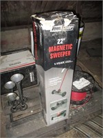 22" Magnet Sweeper