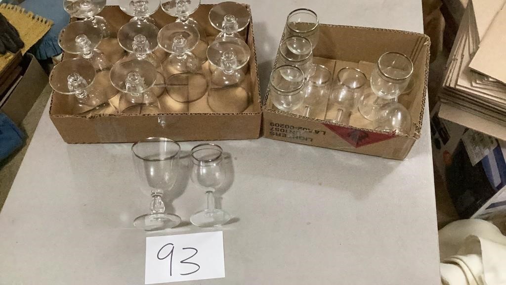 Glassware set includes 11 big glasses and eight