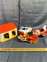 Hasbro, Weebles plane, car, horse and carage , hou