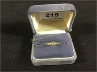 14K Gold Women's Ring w/ What Appears As Diamond